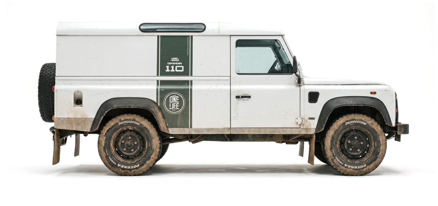Defender-White-Sticker-Medium-Grey